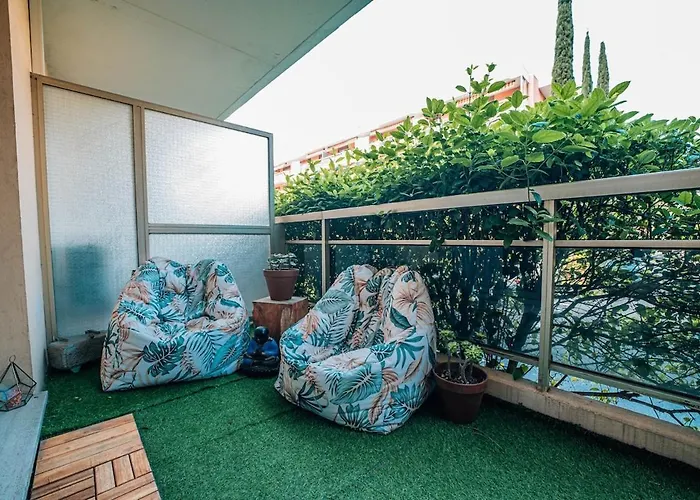 Riviera Piscine, Parking Et Animaux Acceptes *