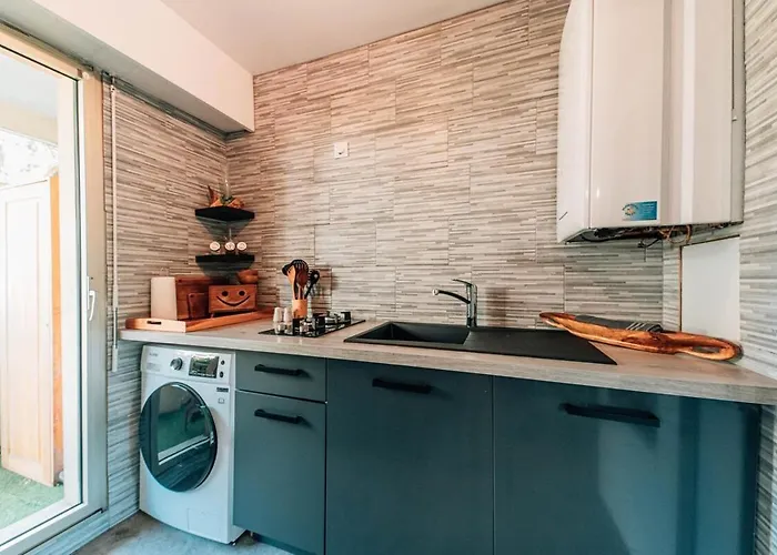 Riviera Piscine, Parking Et Animaux Acceptes *