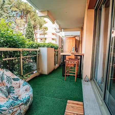 Appartement Riviera Piscine Et à Deux Pas *