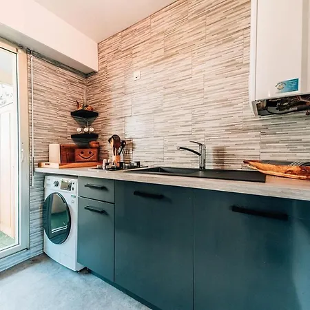 Riviera Piscine Et à Deux Pas Appartement *