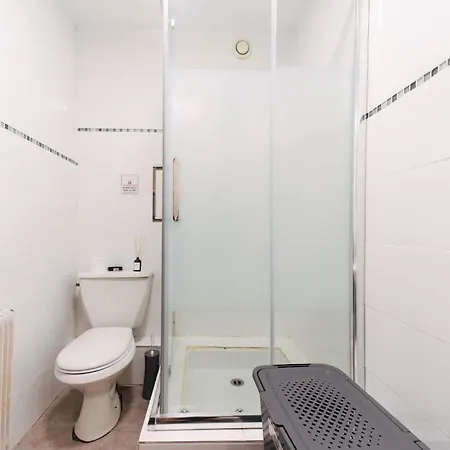 Riviera Piscine Et A Deux Pas *